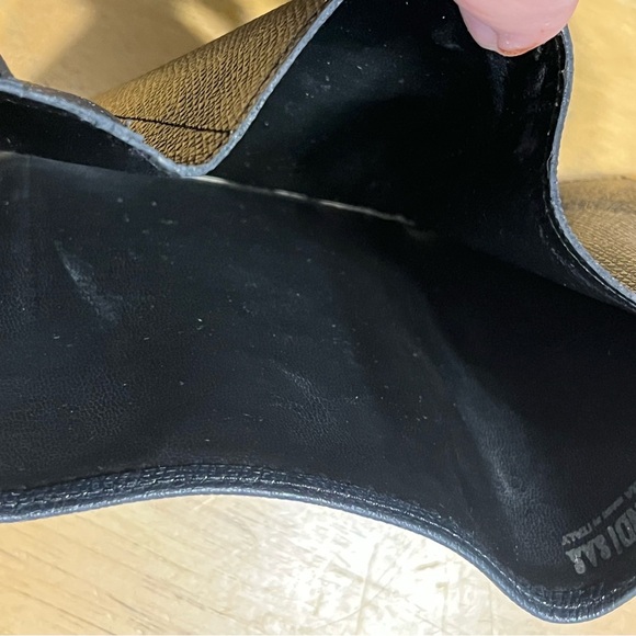 FENDI VINTAGE BI-FOLD WALLET - Picture 9 of 10